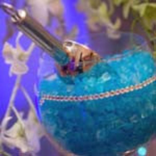 Add these mirror finish, 5 oz scoops to your candy buffet.